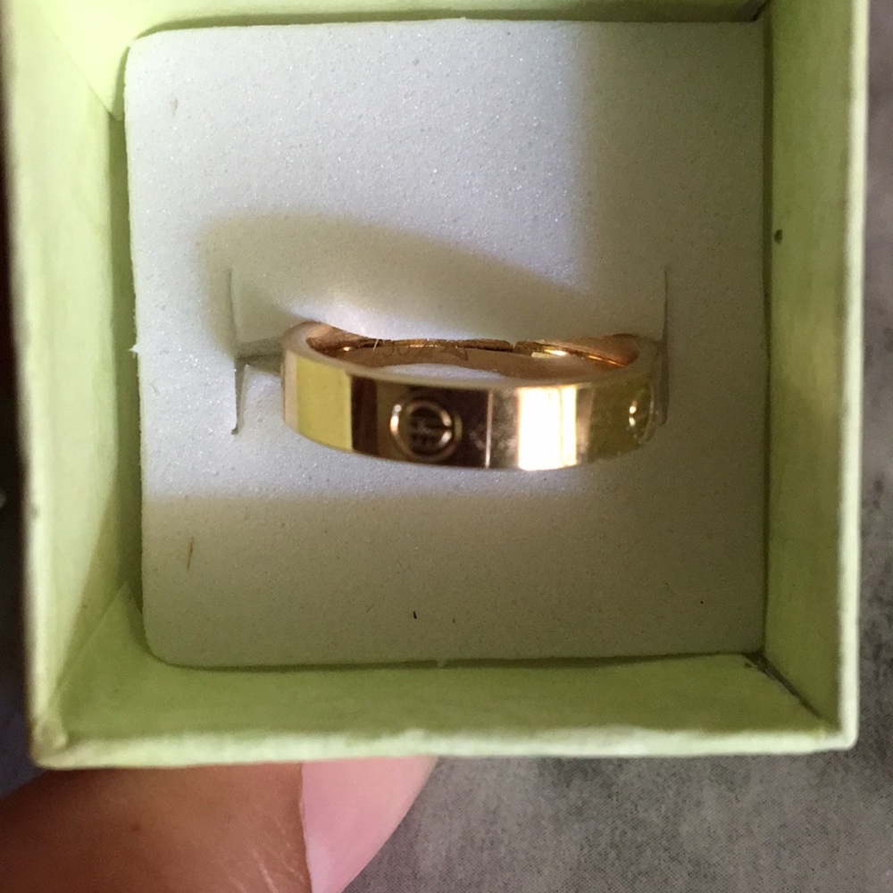 18k Saudi gold ring
